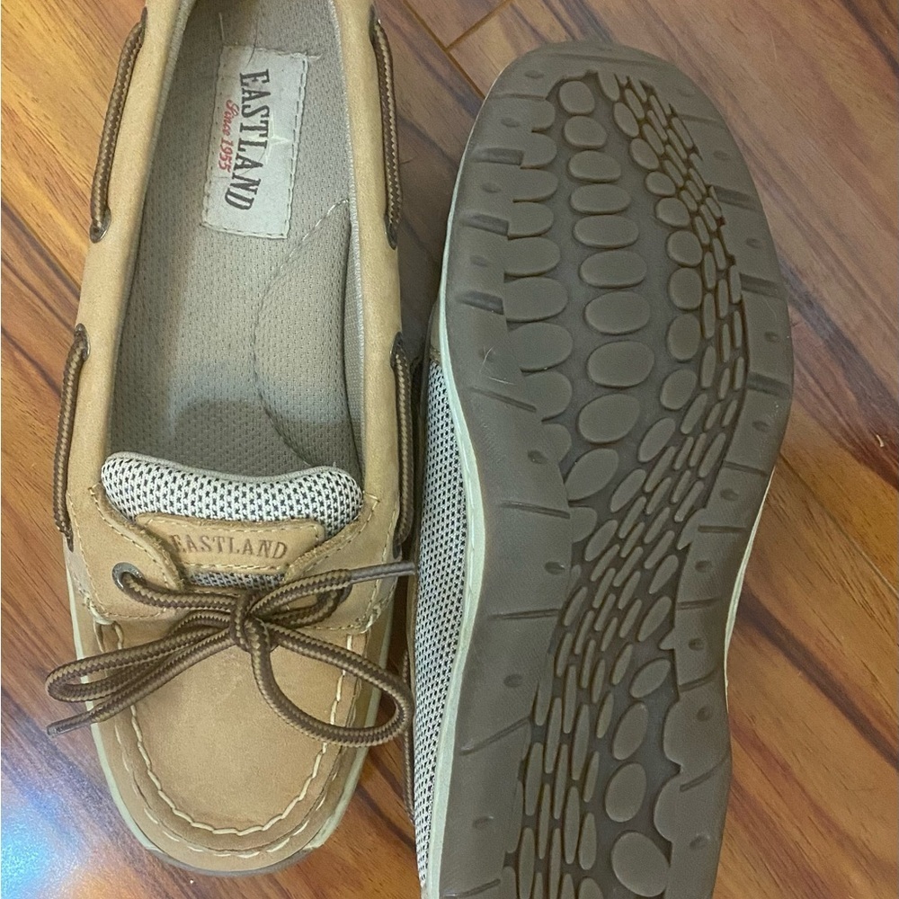 Eastland Women's Brown Loafers - Picture 4 of 4